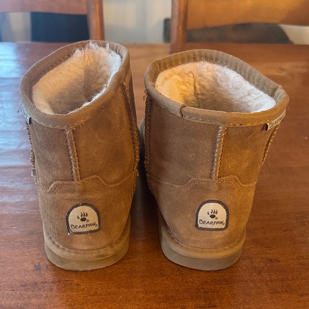 BearPaw Brown Boots with Cream shearling Lining